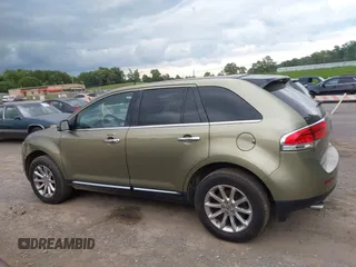 2013 Lincoln MKX z VIN 2LMDJ8JK4DBL23128, wystawiony jako IAAI lot #42315115 z przebiegiem 224 351 mil mil oraz . Historia ofert i sprzedaży dostępna na DreamBid. Obrazek 14.