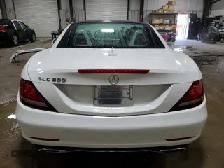 2017 Mercedes-Benz SLC 300 z VIN WDDPK3JA4HF141251, wystawiony jako Copart lot #71945714 z przebiegiem 47 165 mil mil oraz Szkoda całkowita • Salvage title. Historia ofert i sprzedaży dostępna na DreamBid. Obrazek 6.