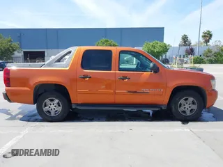 2007 Chevrolet Avalanche LTZ с VIN 3GNEC12J07G156688, выставлен на аукционе IAAI как лот 42095186 с пробегом 224 714 миль миль и . История ставок и продаж доступна на DreamBid. Изображение 14.