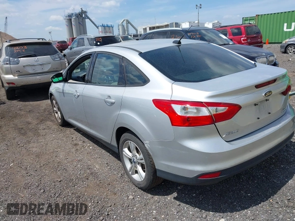 2013 Ford Focus SE with VIN 1FADP3F28DL307076, listed as a IAAI auction lot 42098620 with 182,555 mi miles. Bid and sale history available at carsss.com. Image 3.