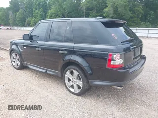 2011 Land Rover Range Rover Sport SC z VIN SALSH2E4XBA715107, wystawiony jako IAAI lot #42298872 z przebiegiem 91 010 mil mil oraz . Historia ofert i sprzedaży dostępna na DreamBid. Obrazek 3.