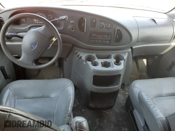 2003 Ford Econoline Cargo with VIN 1FTRE14213HB55527, listed as a Copart auction lot 86526164 with 187,256 mi miles and Non Repairable. Bid and sale history available at carsss.com. Image 8.
