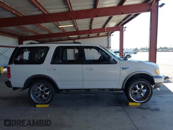 2000 Ford Expedition Special Service with VIN 1FMFU16L9YLC21365, listed as a IAAI auction lot 42544774 with 180,117 mi miles and . Bid and sale history available at DreamBid. Image 13.