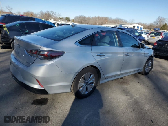 2018 Hyundai Sonata Hybrid SE with VIN KMHE24L31JA082504, listed as a Copart auction lot 88340645 with 91,148 mi miles and Salvage Title. Bid and sale history available at carsss.com. Image 3.