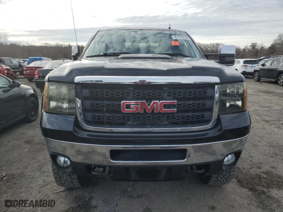 2011 GMC Sierra 2500HD SLE with VIN 1GT220CG4BZ212653, listed as a Copart auction lot 81278194 with 141,740 mi miles and Clean Title. Bid and sale history available at carsss.com. Image 5.