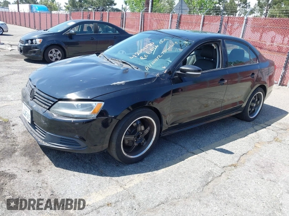 2011 Volkswagen Jetta SE с VIN 3VWDZ7AJ6BM379316, выставлен на аукционе IAAI как лот 42101190 с пробегом 145 496 миль миль и . История ставок и продаж доступна на DreamBid. Изображение 2.