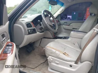 2008 Chevrolet Tahoe 1LT z VIN 1GNFC13098R253013, wystawiony jako IAAI lot #42197362 z przebiegiem 281 227 mil mil oraz . Historia ofert i sprzedaży dostępna na DreamBid. Obrazek 5.