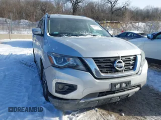 2017 Nissan Pathfinder SV with VIN 5N1DR2MM9HC678395, listed as a IAAI auction lot 41607798 with 190,996 mi miles. Bid and sale history available at carsss.com. Image 1.