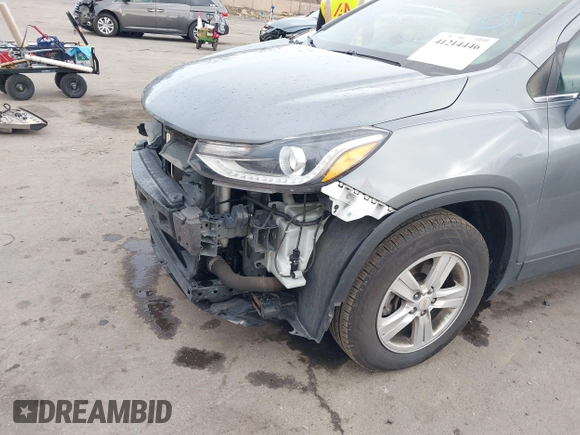 2019 Chevrolet Trax LT z VIN KL7CJLSB0KB940023, wystawiony jako IAAI lot #41214446 z przebiegiem 82 416 mil mil oraz . Historia ofert i sprzedaży dostępna na DreamBid. Obrazek 6.