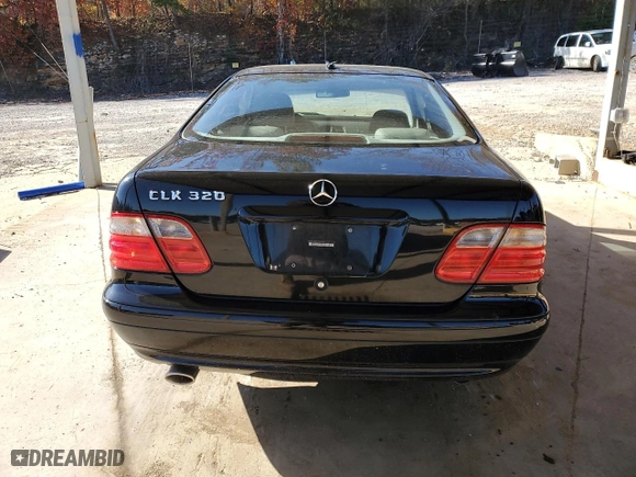 2001 Mercedes-Benz CLK-Class with VIN WDBLJ65G11F172991, listed as a Copart auction lot 82368104 with 138,194 mi miles and Salvage Title. Bid and sale history available at carsss.com. Image 6.