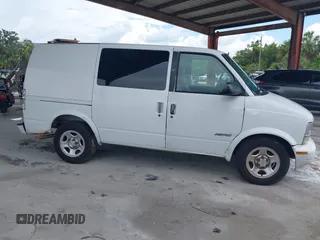 2003 Chevrolet Astro Cargo z VIN 1GCDM19X73B114730, wystawiony jako IAAI lot #42750243 z przebiegiem 247 673 mil mil oraz . Historia ofert i sprzedaży dostępna na DreamBid. Obrazek 1.