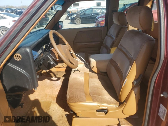 1992 Dodge Dakota z VIN 1B7GL23YXNS633409, wystawiony jako Copart lot #51067775 z przebiegiem 153 174 mil mil oraz Szkoda całkowita • Salvage title. Historia ofert i sprzedaży dostępna na DreamBid. Obrazek 7.