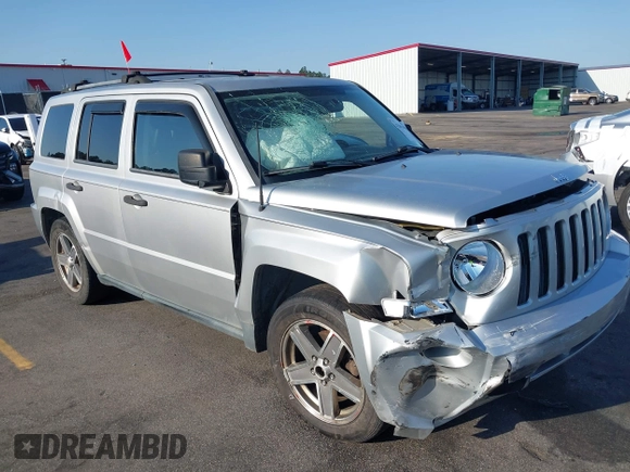 2008 Jeep Patriot Sport with VIN 1J8FT28W08D589442, listed as a IAAI auction lot 42063006 with 265,904 mi miles. Bid and sale history available at carsss.com. Image 1.