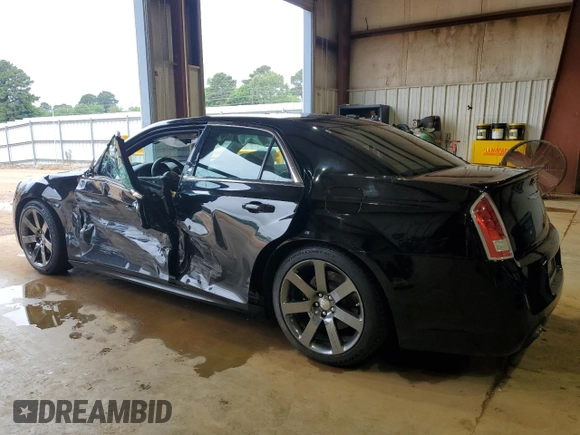 2013 Chrysler 300 SRT-8 z VIN 2C3CCAFJ5DH652791, wystawiony jako Copart lot #55895915 z przebiegiem 146 485 mil mil oraz Szkoda całkowita • Salvage title. Historia ofert i sprzedaży dostępna na DreamBid. Obrazek 2.