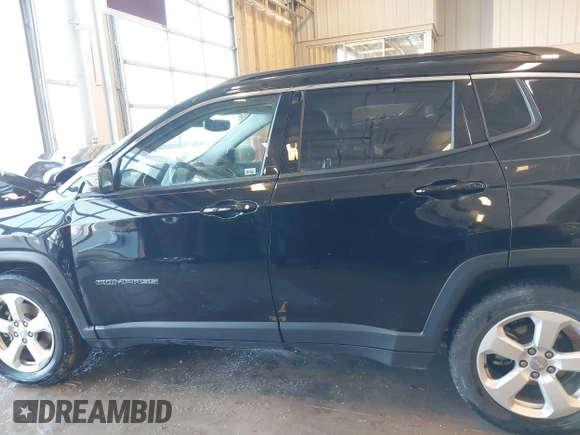 2018 Jeep Compass Latitude with VIN 3C4NJCBB6JT502308, listed as a IAAI auction lot 41561816 with 93,599 mi miles. Bid and sale history available at carsss.com. Image 15.