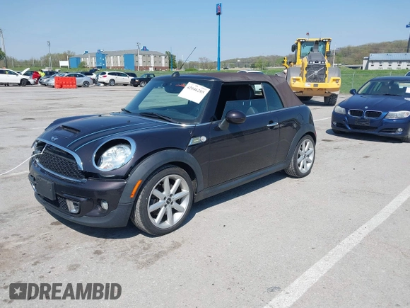 2012 MINI Convertible S с VIN WMWZP3C52CT550179, выставлен на аукционе IAAI как лот 42046285 с пробегом 87 718 миль миль и . История ставок и продаж доступна на DreamBid. Изображение 2.
