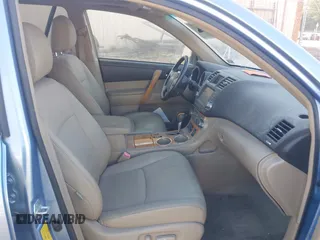 2008 Toyota Highlander Limited z VIN JTEEW44A182015116, wystawiony jako IAAI lot #42464135 z przebiegiem 104 313 mil mil oraz . Historia ofert i sprzedaży dostępna na DreamBid. Obrazek 5.