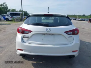 2018 Mazda 3 Touring z VIN 3MZBN1L35JM210093, wystawiony jako IAAI lot #39810891 z przebiegiem 110 052 mil mil oraz . Historia ofert i sprzedaży dostępna na DreamBid. Obrazek 16.
