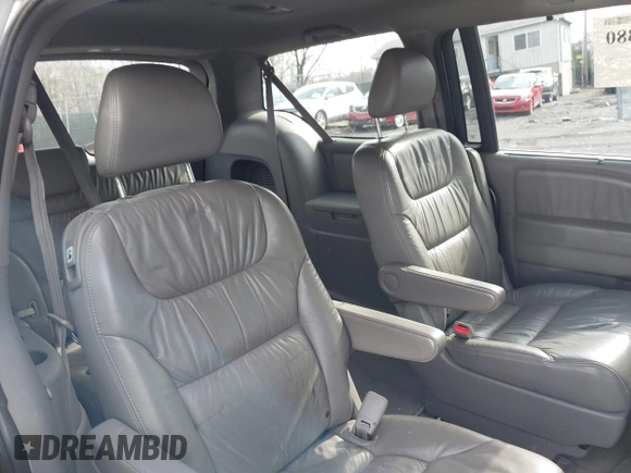 2008 Honda Odyssey EX-L with VIN 5FNRL387X8B075951, listed as a IAAI auction lot 42031880 with 190,233 mi miles. Bid and sale history available at carsss.com. Image 8.