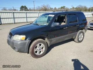 2006 Ford Escape XLT with VIN 1FMYU03166KC36401, listed as a Copart auction lot 88929295 with 156,834 mi miles and Salvage Title. Bid and sale history available at carsss.com. Image 1.