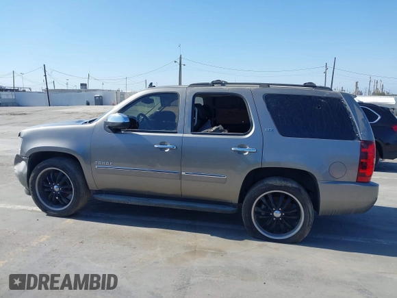 2012 Chevrolet Tahoe LTZ с VIN 1GNSCCE08CR297245, выставлен на аукционе IAAI как лот 40194964 с пробегом 117 007 миль миль и . История ставок и продаж доступна на DreamBid. Изображение 14.