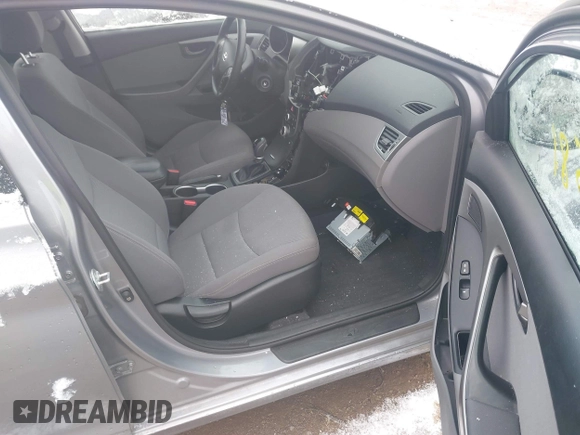 2014 Hyundai Elantra SE z VIN KMHDH4AE9EU114165, wystawiony jako IAAI lot #40926581 z przebiegiem 113 455 mil mil oraz . Historia ofert i sprzedaży dostępna na DreamBid. Obrazek 5.