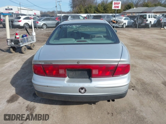 2001 Buick Regal GS with VIN 2G4WF551811225985, listed as a IAAI auction lot 41702504 with 0 mi miles. Bid and sale history available at carsss.com. Image 16.