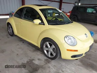 2006 Volkswagen New Beetle Coupe with VIN 3VWSR31C26M406972, listed as a IAAI auction lot 41493997 with 222,115 mi miles. Bid and sale history available at carsss.com. Image 1.