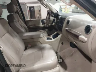2005 Ford Expedition Limited with VIN 1FMFU20575LA66312, listed as a IAAI auction lot 41738622 with 186,212 mi miles. Bid and sale history available at carsss.com. Image 5.