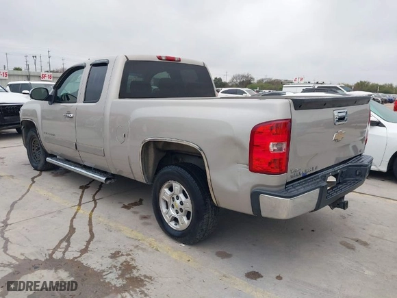 2008 Chevrolet Silverado 1500 Work Truck with VIN 1GCEC19C68Z287545, listed as a IAAI auction lot 41171713 with 173,482 mi miles. Bid and sale history available at carsss.com. Image 3.