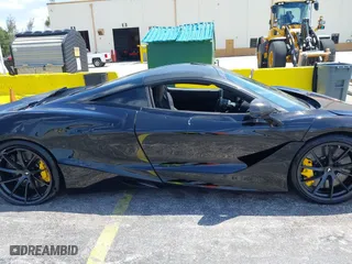 2018 McLaren 720S with VIN SBM14DCA9JW001142, listed as a IAAI auction lot 42117797 with 15,654 mi miles. Bid and sale history available at carsss.com. Image 13.