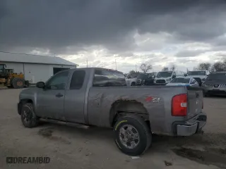 2009 Chevrolet Silverado 1500 LT with VIN 1GCEK29039Z252901, listed as a Copart auction lot 49188715 with 194,826 mi miles and Salvage Title. Bid and sale history available at carsss.com. Image 2.