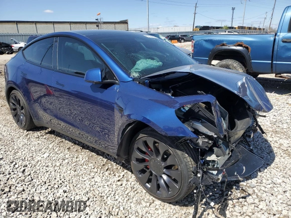2022 Tesla Model Y Performance z VIN 7SAYGDEF2NF461103, wystawiony jako Copart lot #52198205 z przebiegiem 33 576 mil mil oraz Szkoda całkowita • Salvage title. Historia ofert i sprzedaży dostępna na DreamBid. Obrazek 4.