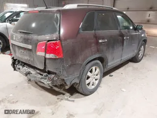 2013 Kia Sorento LX with VIN 5XYKTDA28DG338687, listed as a IAAI auction lot 41506461 with 234,553 mi miles. Bid and sale history available at carsss.com. Image 4.
