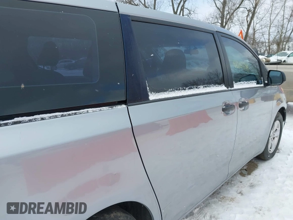 2012 Toyota Sienna with VIN 5TDZK3DC6CS277471, listed as a IAAI auction lot 41326894 with 0 mi miles. Bid and sale history available at carsss.com. Image 13.
