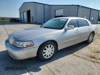 2010 Lincoln Town Car Signature Limited z VIN 2LNBL8CV8AX619059, wystawiony jako Copart lot #59327325 z przebiegiem 96 427 mil mil oraz Czysty tytuł • Clean title. Historia ofert i sprzedaży dostępna na DreamBid. Obrazek 1.