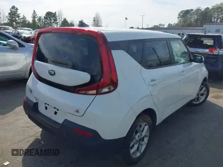 2020 Kia Soul S with VIN KNDJ23AU9L7043216, listed as a IAAI auction lot 41842726 with 97,170 mi miles and . Bid and sale history available at DreamBid. Image 4.