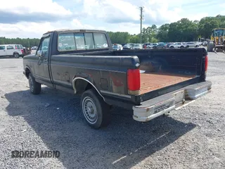 1989 Ford F-150 with VIN 2FTEF14N0KCA90438, listed as a IAAI auction lot 42448592 with 40,038 mi miles and . Bid and sale history available at DreamBid. Image 3.