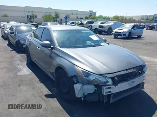 2020 Nissan Altima S z VIN 1N4BL4BV6LC260038, wystawiony jako IAAI lot #42289583 z przebiegiem 72 766 mil mil oraz . Historia ofert i sprzedaży dostępna na DreamBid. Obrazek 1.