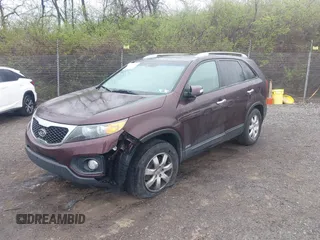 2012 Kia Sorento LX with VIN 5XYKTDA68CG303939, listed as a IAAI auction lot 41917791 with 211,086 mi miles. Bid and sale history available at carsss.com. Image 12.