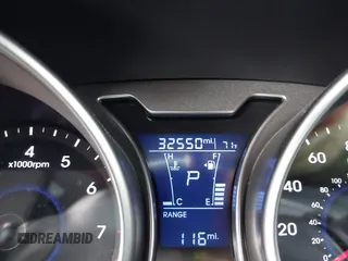 2017 Hyundai Veloster Value Edition with VIN KMHTC6AD9HU317347, listed as a IAAI auction lot 41800746 with 32,550 mi miles. Bid and sale history available at carsss.com. Image 16.