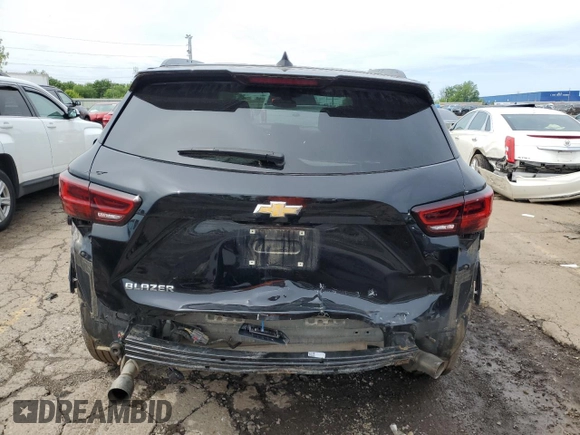 2024 Chevrolet Blazer LT z VIN 3GNKBCR47RS178236, wystawiony jako Copart lot #58335565 z przebiegiem 13 364 mil mil oraz Czysty tytuł • Clean title. Historia ofert i sprzedaży dostępna na DreamBid. Obrazek 6.