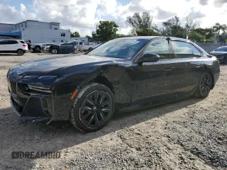 2023 BMW i7 xDrive60 z VIN WBY53EJ00PCN75375, wystawiony jako Copart lot #53385964 z przebiegiem 2540 mil mil oraz Szkody całkowita. Historia ofert i sprzedaży dostępna na DreamBid. Obrazek 1.