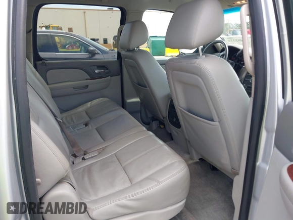 2014 GMC Yukon XL SLT with VIN 1GKS1KE04ER239326, listed as a IAAI auction lot 42095373 with 96,123 mi miles. Bid and sale history available at carsss.com. Image 8.