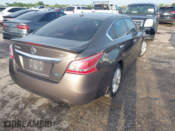 2013 Nissan Altima SV with VIN 1N4AL3AP4DN544668, listed as a IAAI auction lot 42507597 with 221,039 mi miles and . Bid and sale history available at DreamBid. Image 4.