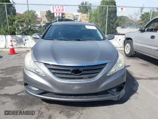 2014 Hyundai Sonata SE with VIN 5NPEC4AC7EH863868, listed as a IAAI auction lot 41687243 with 95,653 mi miles. Bid and sale history available at carsss.com. Image 13.