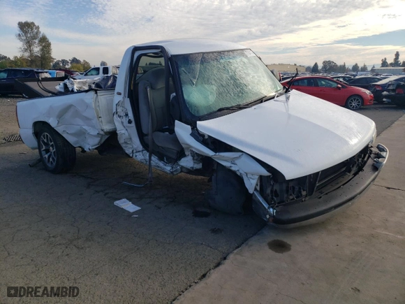 2000 Chevrolet Silverado 1500 with VIN 1GCEC14V6YE109568, listed as a Copart auction lot 77841724 with 0 mi miles and Salvage Title. Bid and sale history available at carsss.com. Image 4.