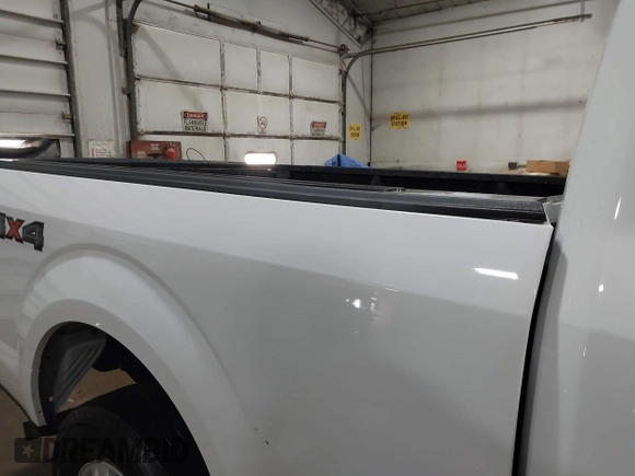 2018 Ford F-150 XL with VIN 1FTMF1EB4JFA54769, listed as a IAAI auction lot 41497417 with 1 mi miles. Bid and sale history available at carsss.com. Image 8.