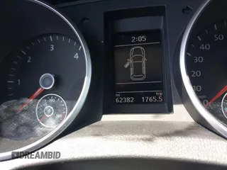 2014 Volkswagen Golf TDI w/Sunroof & Nav с VIN WVWNM7AJ9EW007463, выставлен на аукционе IAAI как лот 42211804 с пробегом 62 381 миль миль и . История ставок и продаж доступна на DreamBid. Изображение 16.