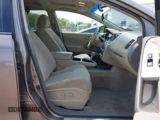 2011 Nissan Murano SL z VIN JN8AZ1MW8BW170528, wystawiony jako IAAI lot #42216327 z przebiegiem 131 687 mil mil oraz . Historia ofert i sprzedaży dostępna na DreamBid. Obrazek 5.